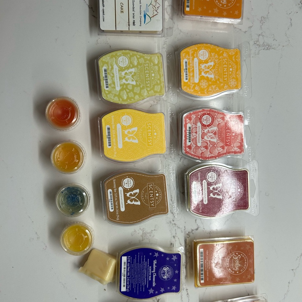 Scentsy and wax bundle